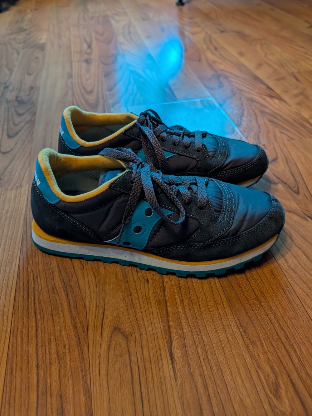 Women's Saucony Jazz Lowpro Leather Lace Up Sneakers Shoes in Charcoal, Size 7.5